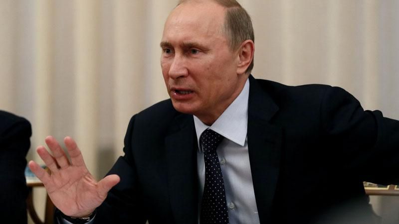 Путин врет даже о своем происхождении, — российский политолог