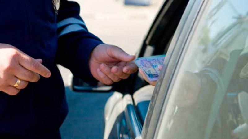 Грузин затримав двох одеських ДАІшників-хабарників Грузин затримав двох одеських ДАІшників-хабарників