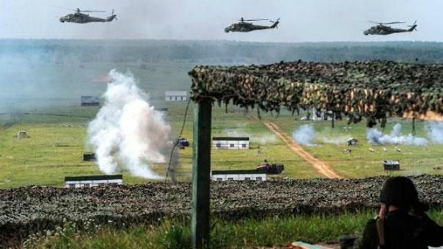 Россия решила поупражняться в бомбометании у границ с Украиной Россия решила поупражняться в бомбометании у границ с Украиной