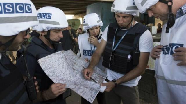 ОБСЕ отчитывается о тоннах украденного угля и странных "скорых" у границы ОБСЕ отчитывается о тоннах украденного угля и странных "скорых" у границы