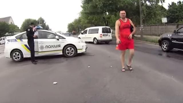 Полицейские спровоцировали массовое ДТП в Киеве Полицейские спровоцировали массовое ДТП в Киеве