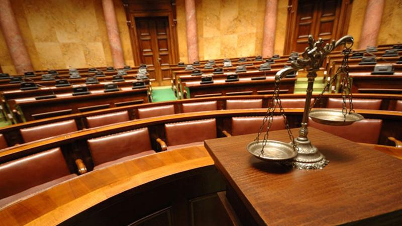 Не снимайте мою морду, у меня губы не накрашены: ТОП-3 неадекватных видео из зала суда