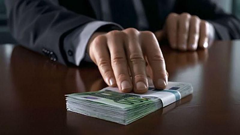 Чиновнику на Херсонщині загрожує 12 років ув'язнення за хабар Чиновнику на Херсонщині загрожує 12 років ув'язнення за хабар