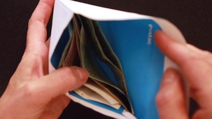 У Абромавичуса посчитали, сколько экономики работает "в тени" У Абромавичуса посчитали, сколько экономики работает "в тени"