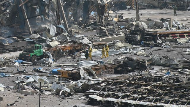 Китайский пожарный чудом выжил после адского взрыва