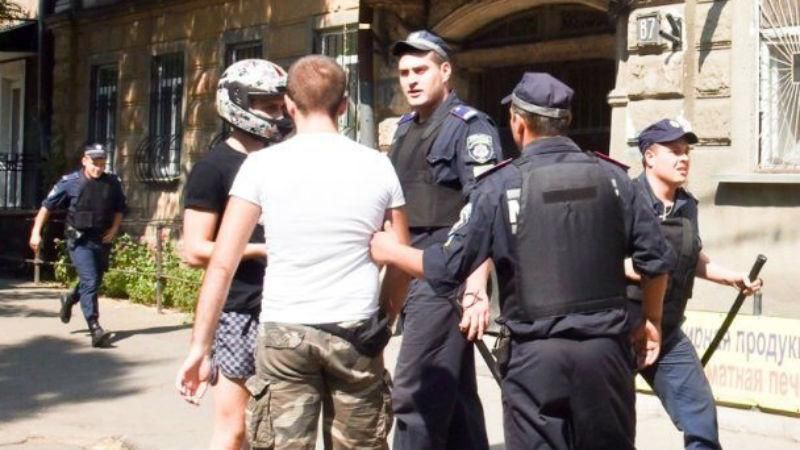 Біля ЛГБТ-фестивалю в Одесі затримали "свободівців"