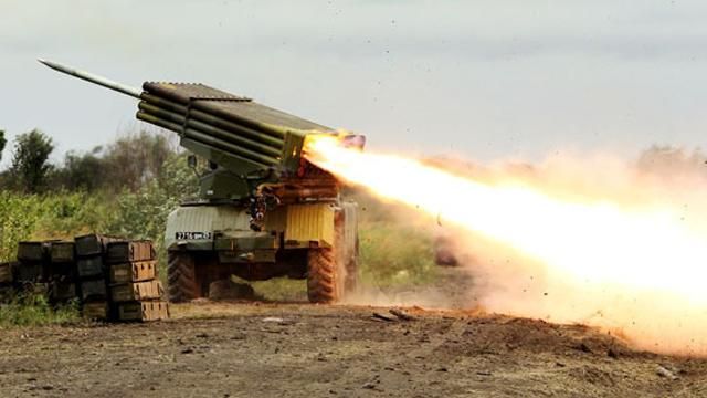 Бойовики "відвели" "Гради" в Донецьк Бойовики "відвели" "Гради" в Донецьк