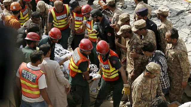 Кривавий теракт у Пакистані: серед жертв — міністр провінції