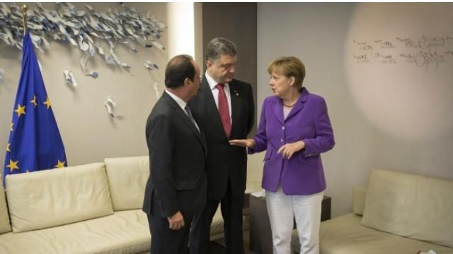 Порошенко збере у Берліні Меркель і Олланда