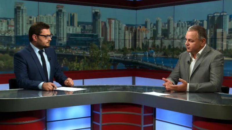 Ситуація в уряді: якими "серіалами" влада годує українців Ситуація в уряді: якими "серіалами" влада годує українців