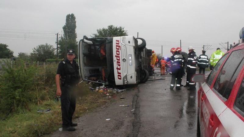 З’явилися фото смертельної ДТП в Румунії (18+) З’явилися фото смертельної ДТП в Румунії (18+)