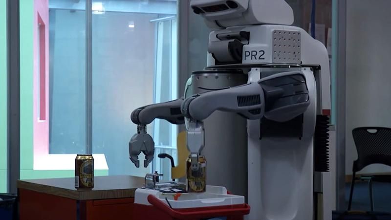 В США представили роботов-официантов В США представили роботов-официантов