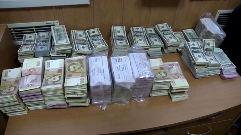 Вкрадені у України гроші шукатимуть спеціальні детективи