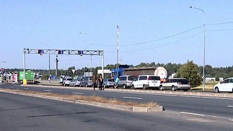 Маразм міцнішає: у Росії пропонують кидати до тюрми за контрабанду персиків Маразм міцнішає: у Росії пропонують кидати до тюрми за контрабанду персиків