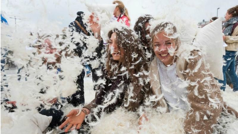 В Киеве состоится грандиозный бой подушками В Киеве состоится грандиозный бой подушками