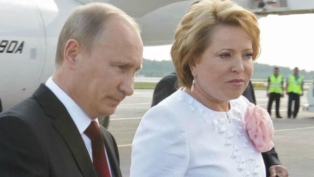 США не хочуть впускати до себе поплічницю Путіна США не хочуть впускати до себе поплічницю Путіна