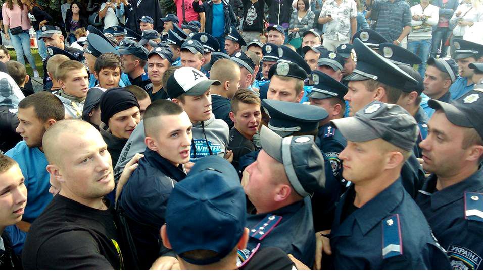 ТОП-новости: как Путин хватал чужих детей, безумные драки ультрас ТОП-новости: как Путин хватал чужих детей, безумные драки ультрас