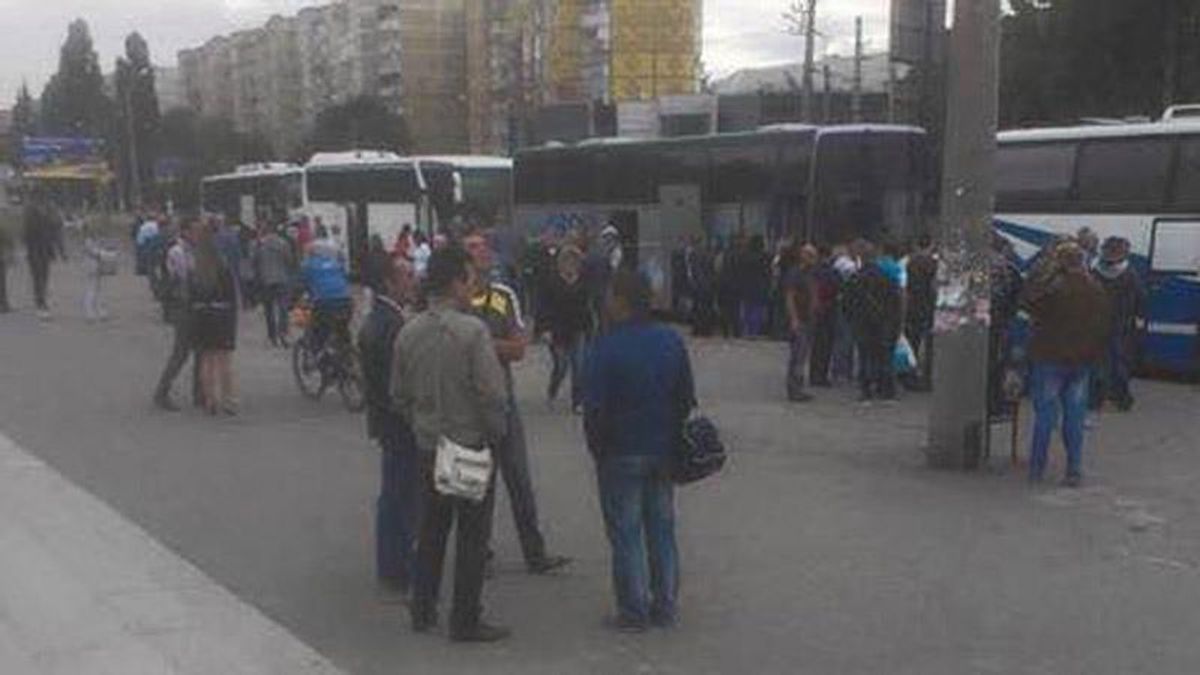 Коломойський відправив 7 автобусів людей "на Київ" Коломойський відправив 7 автобусів людей "на Київ"
