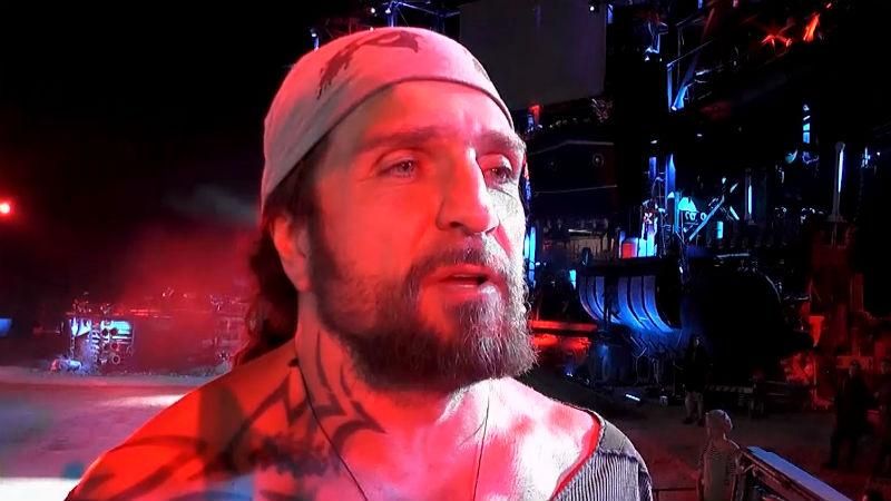 "Ночные волки" развлекаются в "отжатом" Крыму "Ночные волки" развлекаются в "отжатом" Крыму