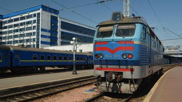 В Интернете обнародовали схему разоблачения тендера при закупке топлива для "Укрзализныци" В Интернете обнародовали схему разоблачения тендера при закупке топлива для "Укрзализныци"