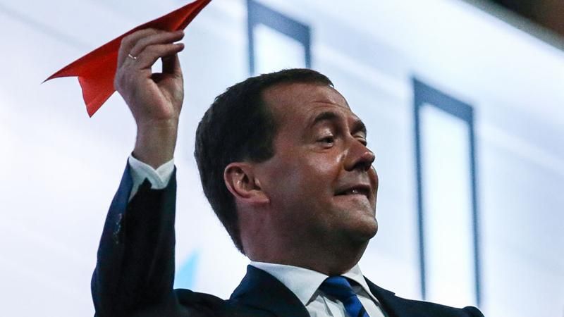Из-за Медведева японский министр отказался ехать в Россию