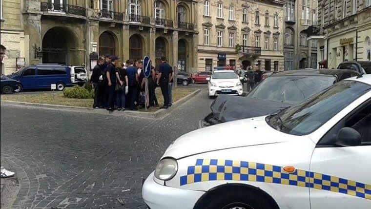 ДТП во Львове: новые полицейские получили внеплановую практику ДТП во Львове: новые полицейские получили внеплановую практику