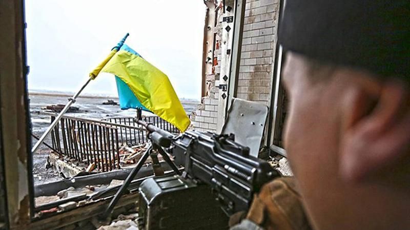 Коли на блакитно-жовтий прапор потрапляє кров — він стає червоно-чорним... Коли на блакитно-жовтий прапор потрапляє кров — він стає червоно-чорним...