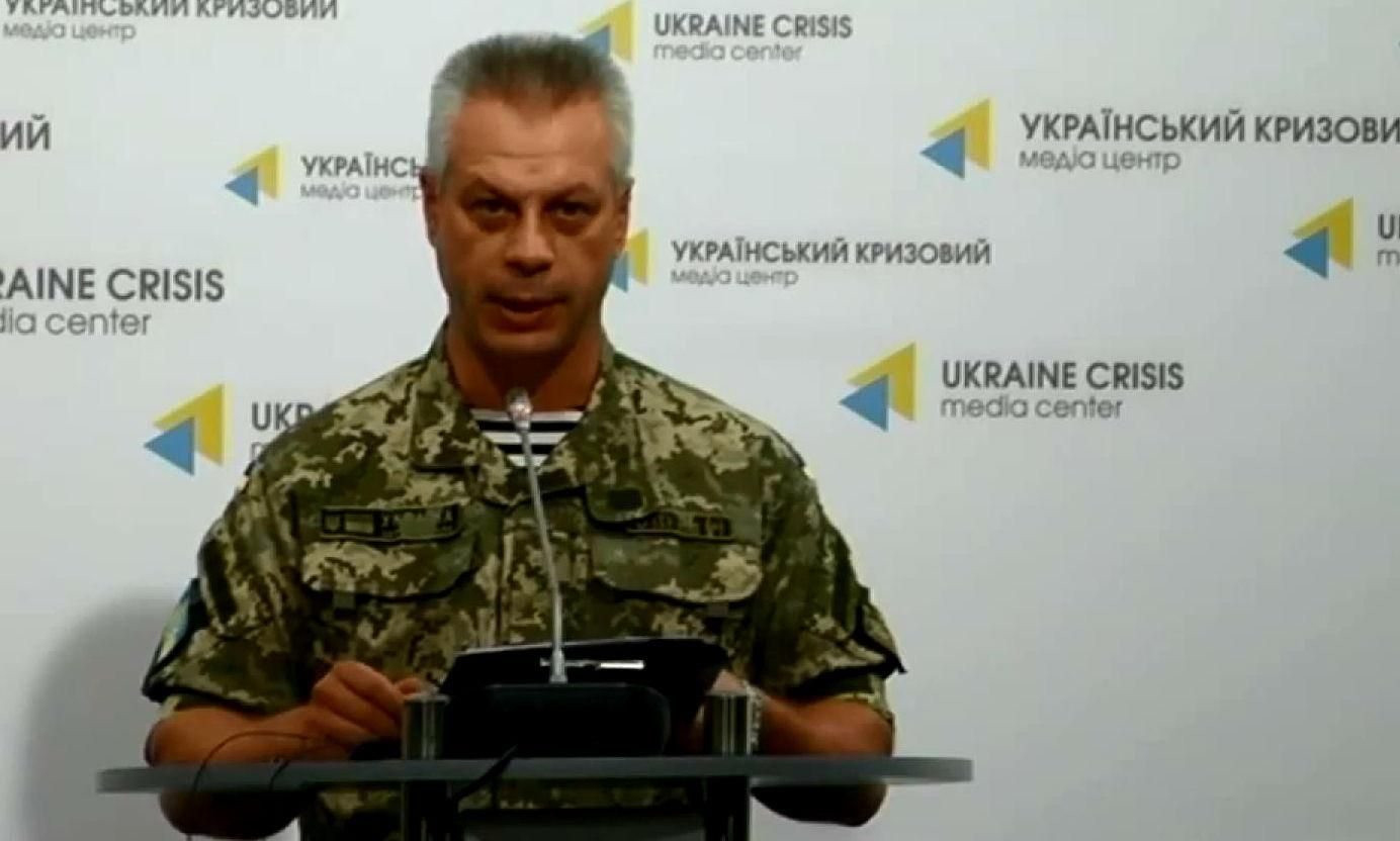 Бойовики у формі українських військових готуються до обстрілів