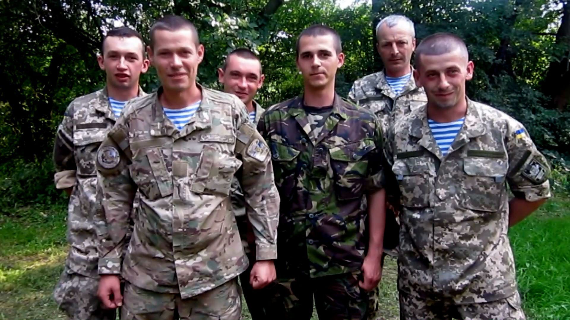 Воїни з зони бойових дій вітають українців з Днем Незалежності Воїни з зони бойових дій вітають українців з Днем Незалежності