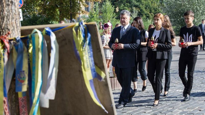 Порошенко назвал, скольких украинцев мобилизовали за время АТО