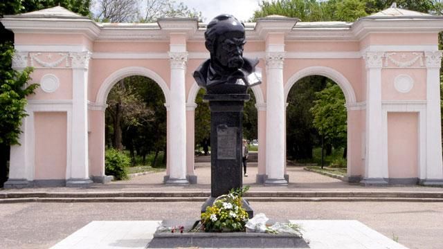 Кримських активістів затримали за вшанування Шевченка