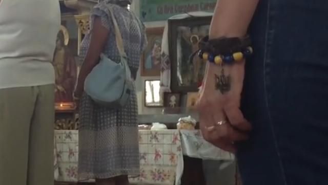 В вышиванках и с трезубами: в оккупированном Крыму молились за Украину В вышиванках и с трезубами: в оккупированном Крыму молились за Украину
