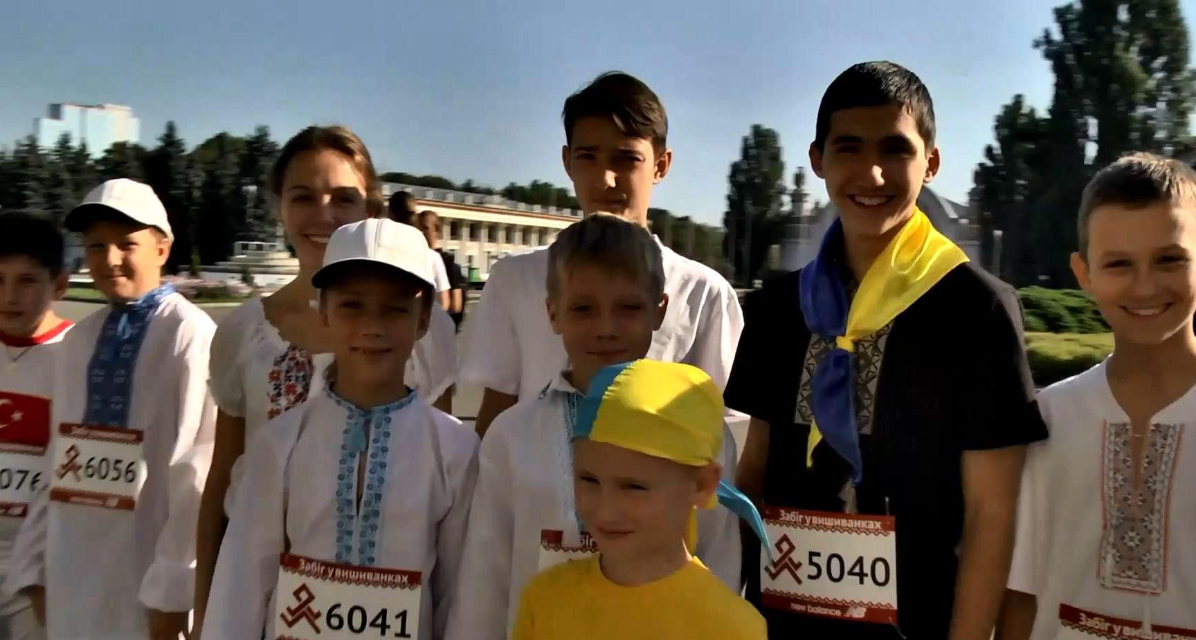 У Києві влаштували забіг у вишиванках У Києві влаштували забіг у вишиванках