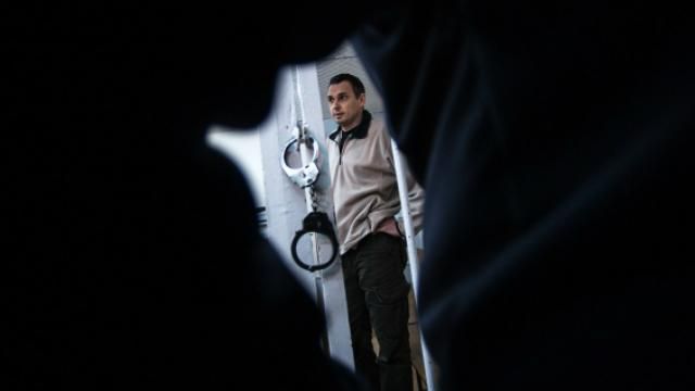 Мы очень боимся, что об Олеге забудут, — сестра Сенцова Мы очень боимся, что об Олеге забудут, — сестра Сенцова