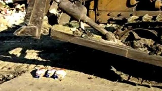 Росіянам пояснять, як правильно знищувати санкційні продукти Росіянам пояснять, як правильно знищувати санкційні продукти