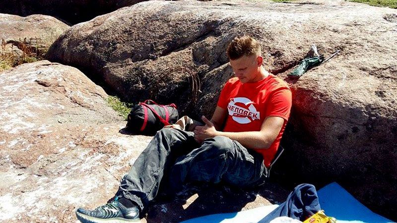 На острове посреди Днепра поселился украинский Робинзон На острове посреди Днепра поселился украинский Робинзон