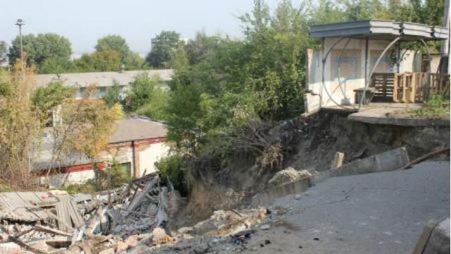 Жахливі провалля не дають спокою Дніпропетровську Жахливі провалля не дають спокою Дніпропетровську