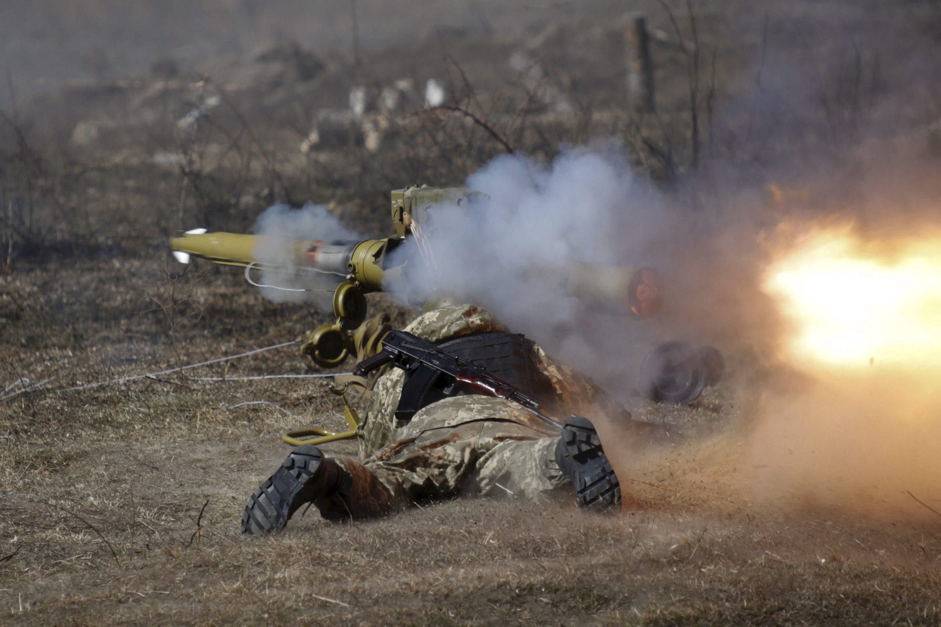 Украинский военный снял видео посреди взрыва мины