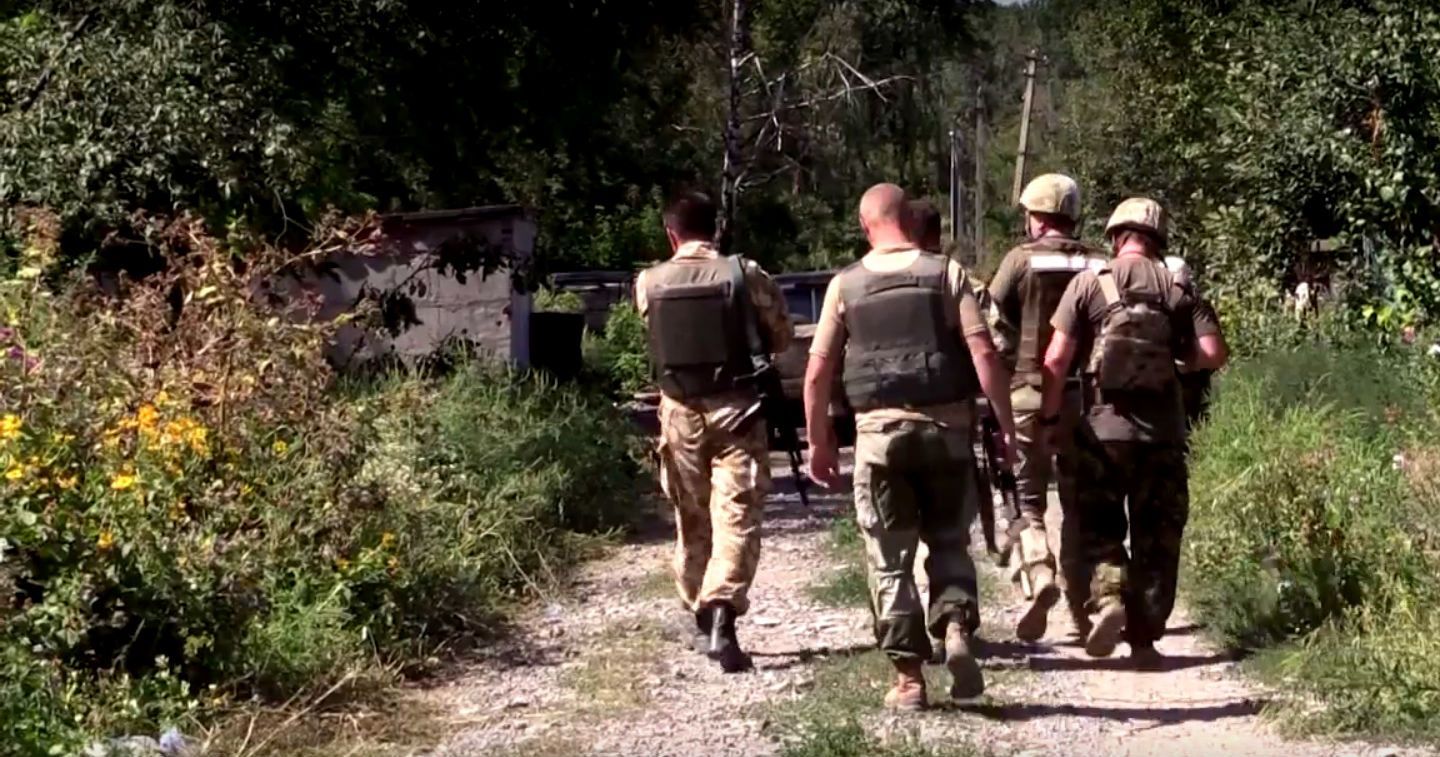 Как живут под обстрелами в поселке Опытное в Донецкой области