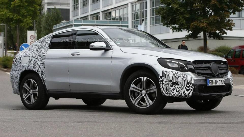 З'явилися шпигунські фото нової моделі Mercedes З'явилися шпигунські фото нової моделі Mercedes