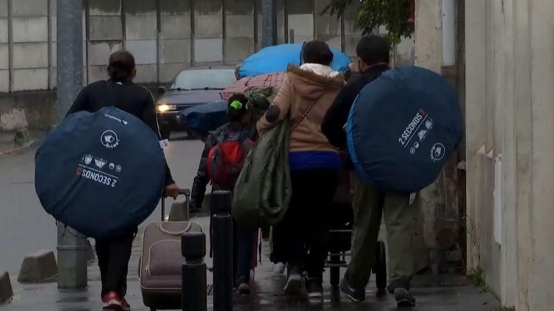 Во Франции цыган массово выгнали из домов Во Франции цыган массово выгнали из домов