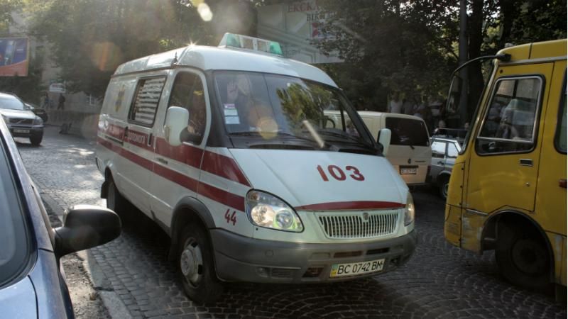 У центрі Києві перекинувся мотоцикл з молодою парою У центрі Києві перекинувся мотоцикл з молодою парою