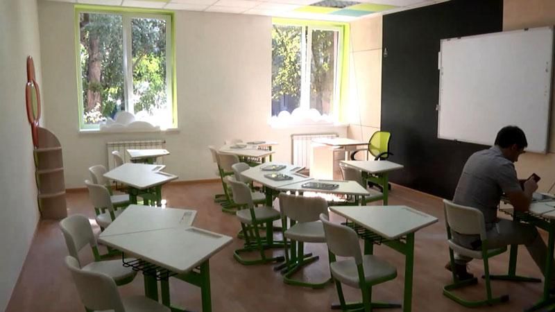 В Україні 30 шкіл перейшли на планшети замість книжок В Україні 30 шкіл перейшли на планшети замість книжок