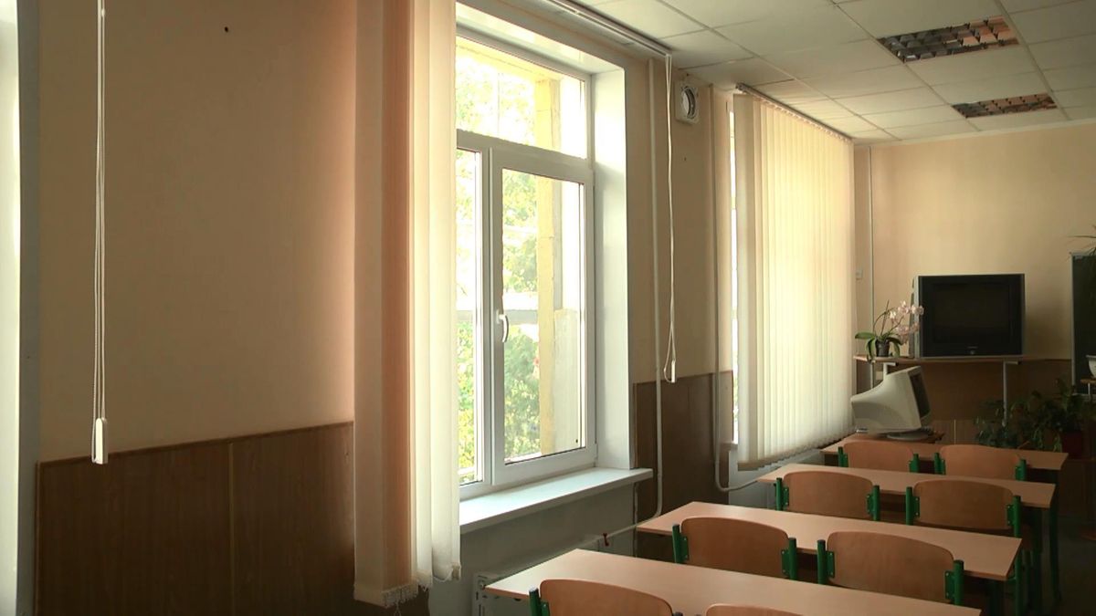 Побори у школах: скільки платять батьки за "безкоштовну" освіту