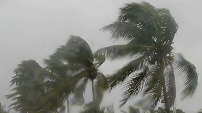Сокрушительный ураган бушует на Доминике: более 10 человек погибли