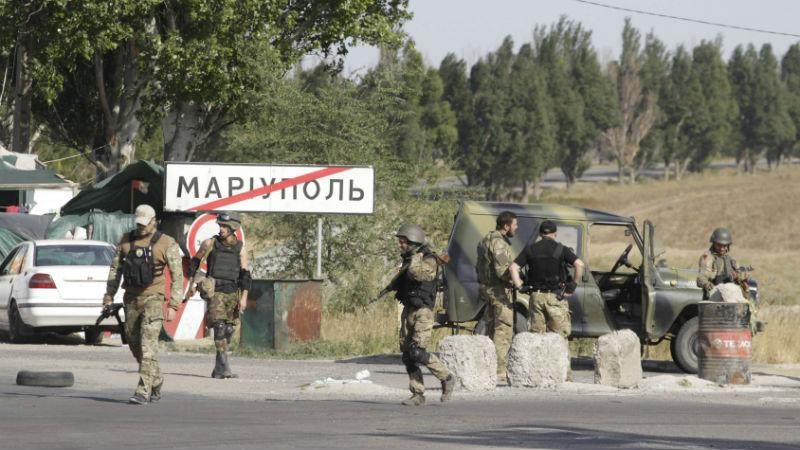 Ситуація біля Маріуполя загострюється. Бойовики стягують танки