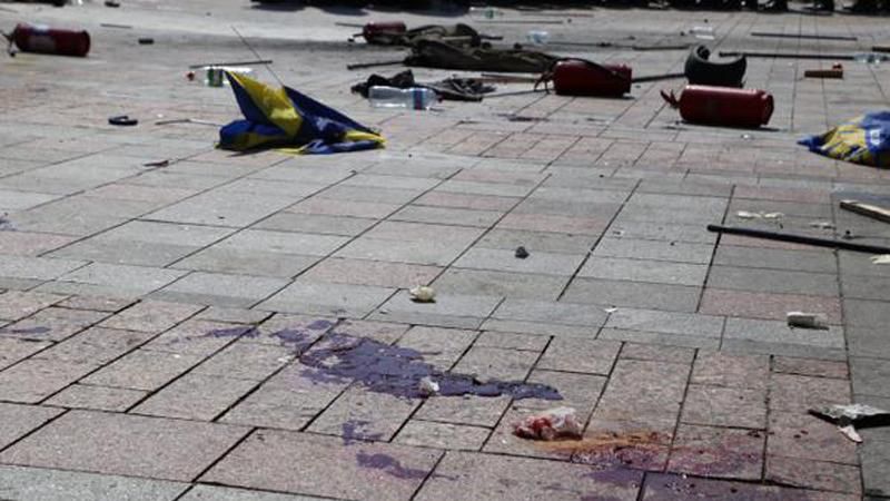 Під Радою сутички: є поранені і загиблі (Хронологія подій) Під Радою сутички: є поранені і загиблі (Хронологія подій)