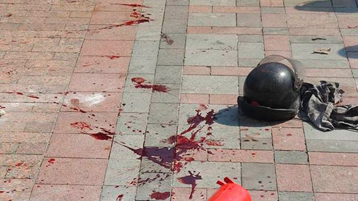 Один правоохоронець помер внаслідок сутичок під Радою, — Кличко Один правоохоронець помер внаслідок сутичок під Радою, — Кличко