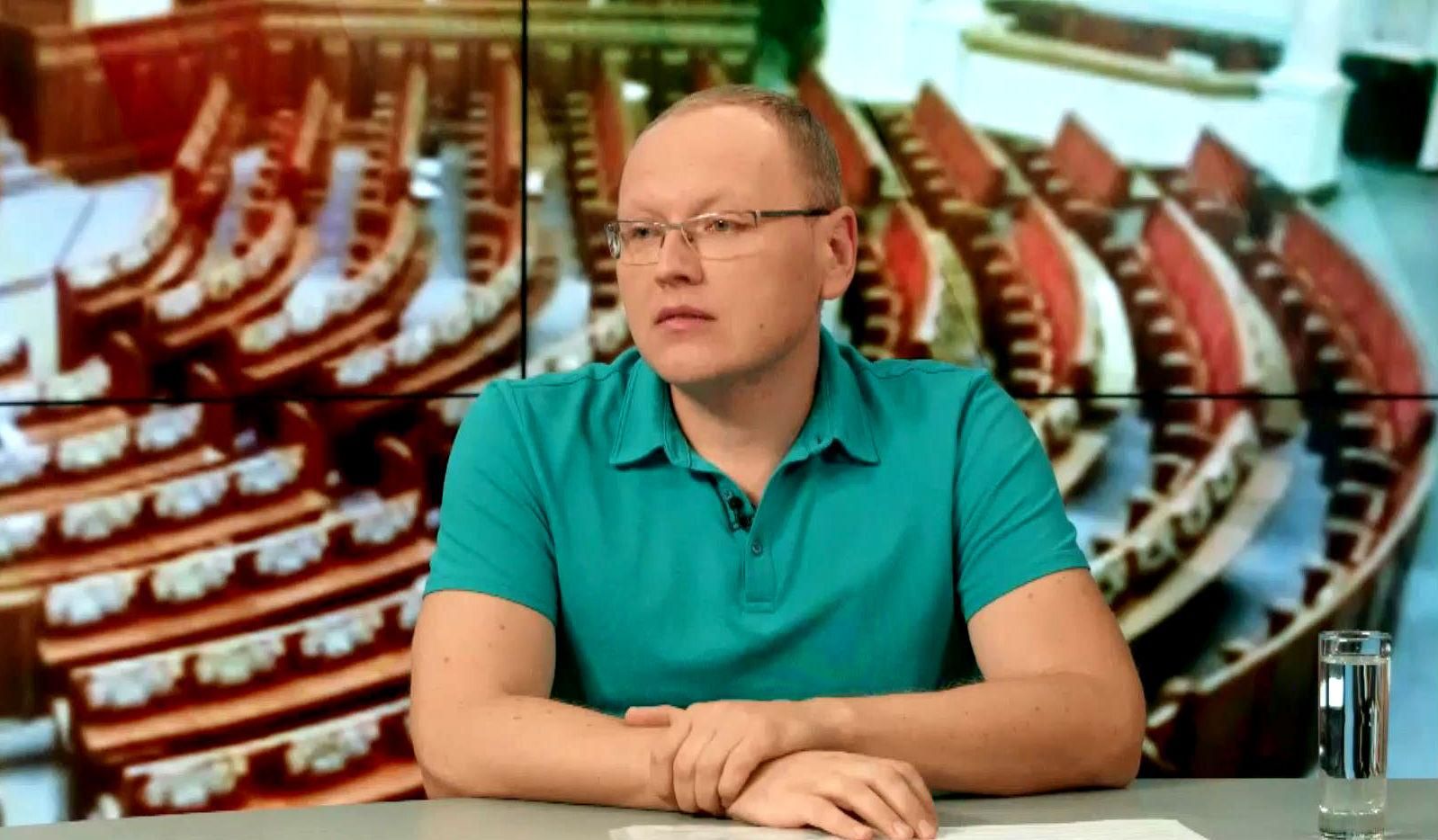 Президент і його прихильники дискредитують опонентів, — політолог Президент і його прихильники дискредитують опонентів, — політолог