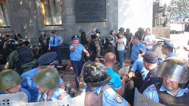 Нацгвардеец под Радой умер от осколочного ранения Нацгвардеец под Радой умер от осколочного ранения